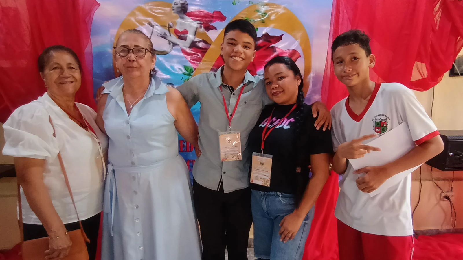 Martha Meza Colón, Martha Meza Pérez , Mathias Loaiza, Elieth y Sebastián Pérez Pereira.