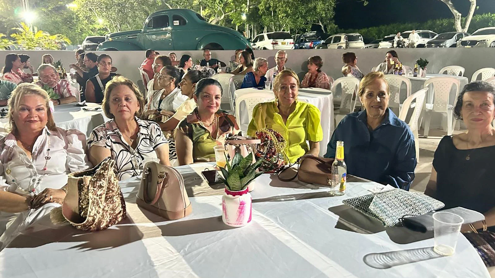 Rocio Martínez, Rosario Zuluaga, Josefina Hernández, Marina Hernández, Eva Sierra, Gloria Raad.