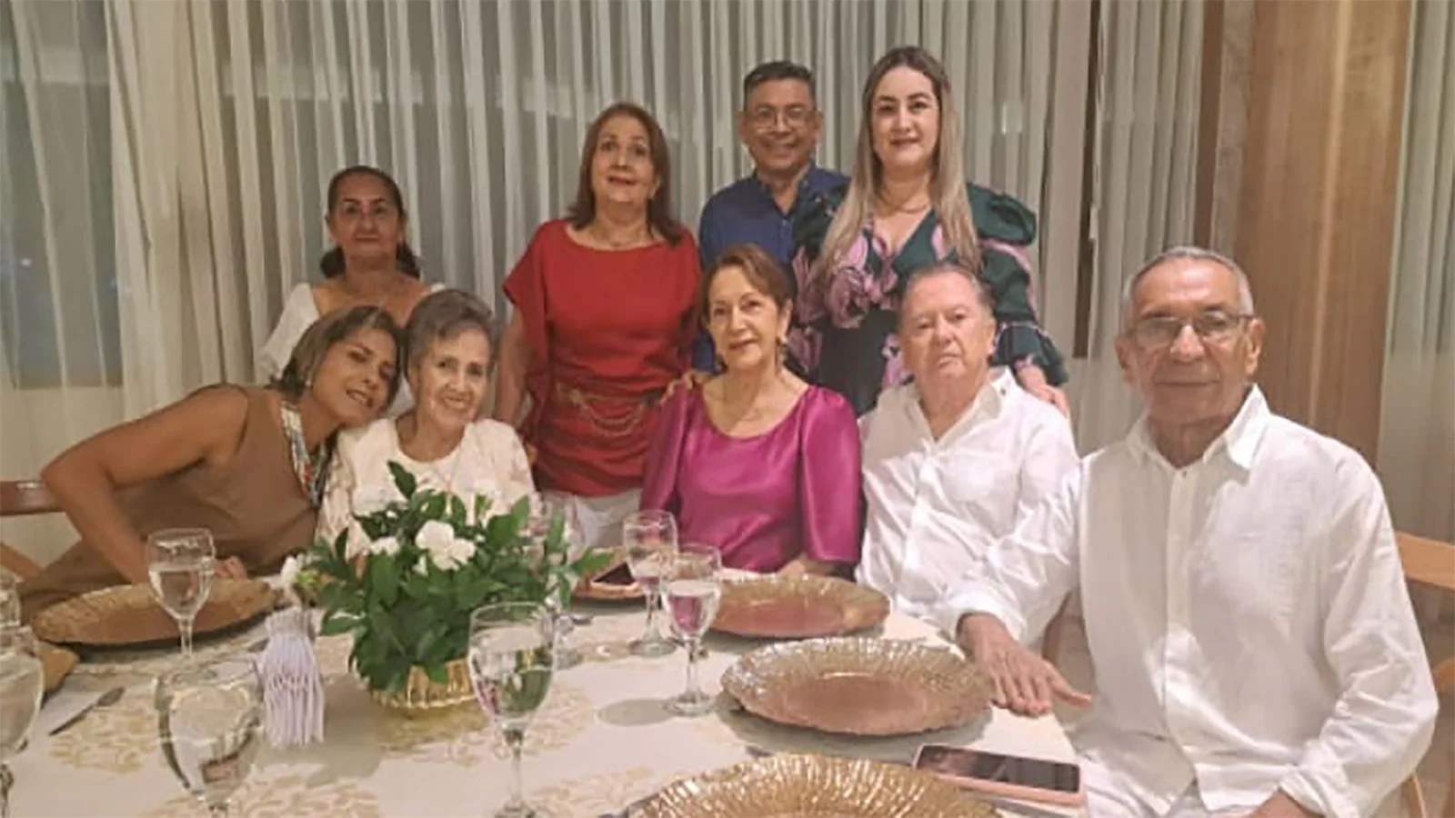 Sentados: Olga Lucía Ospino, Shirly Cujar de Polania, Alba Salgado, Augusto Gomescasseres, Natanael Contreras. De pié: Andrea Ávila, Nilma Estrada, Miguel Pérez, Mónica Jiménez.