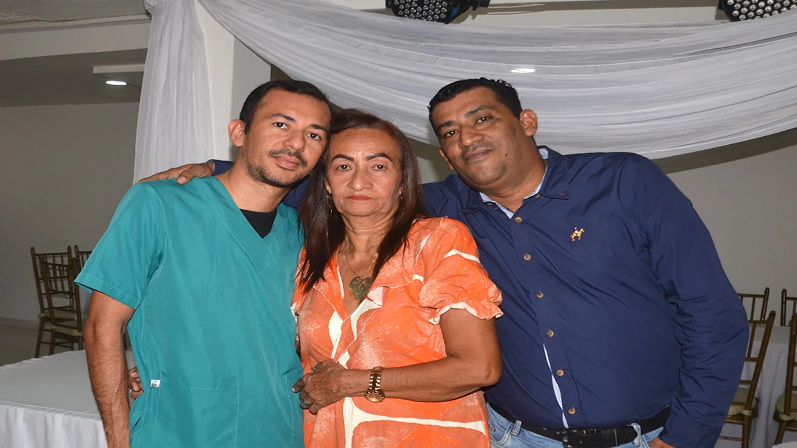 Álvaro Corrales, Teresa Gale y Gustavo Corrales.